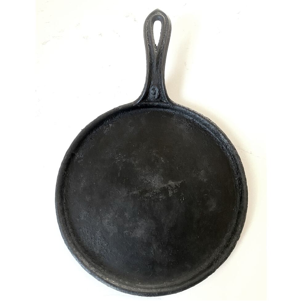 Vintage Cast Iron Skillet with Gate Mark, Early American Pan